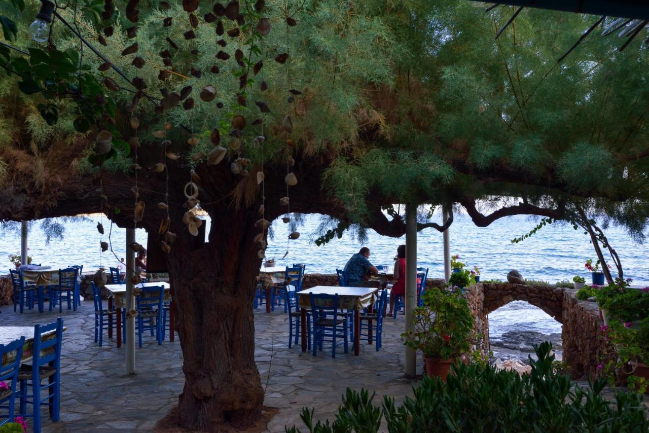Taverna Akrogiali Loutro Exterior foto