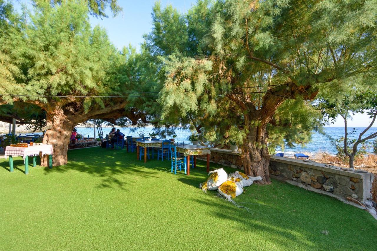 Taverna Akrogiali Loutro Exterior foto