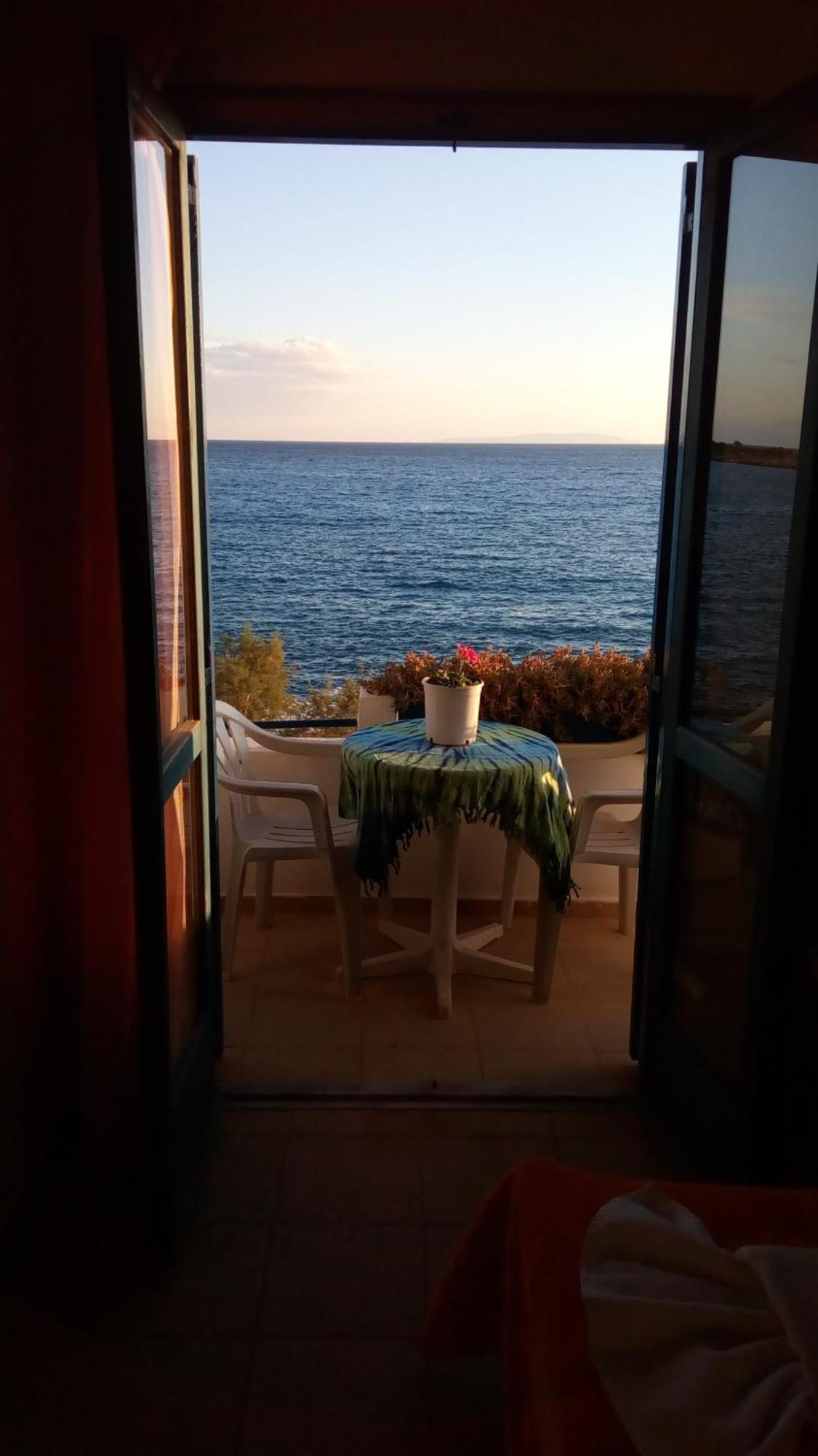 Taverna Akrogiali Loutro Exterior foto