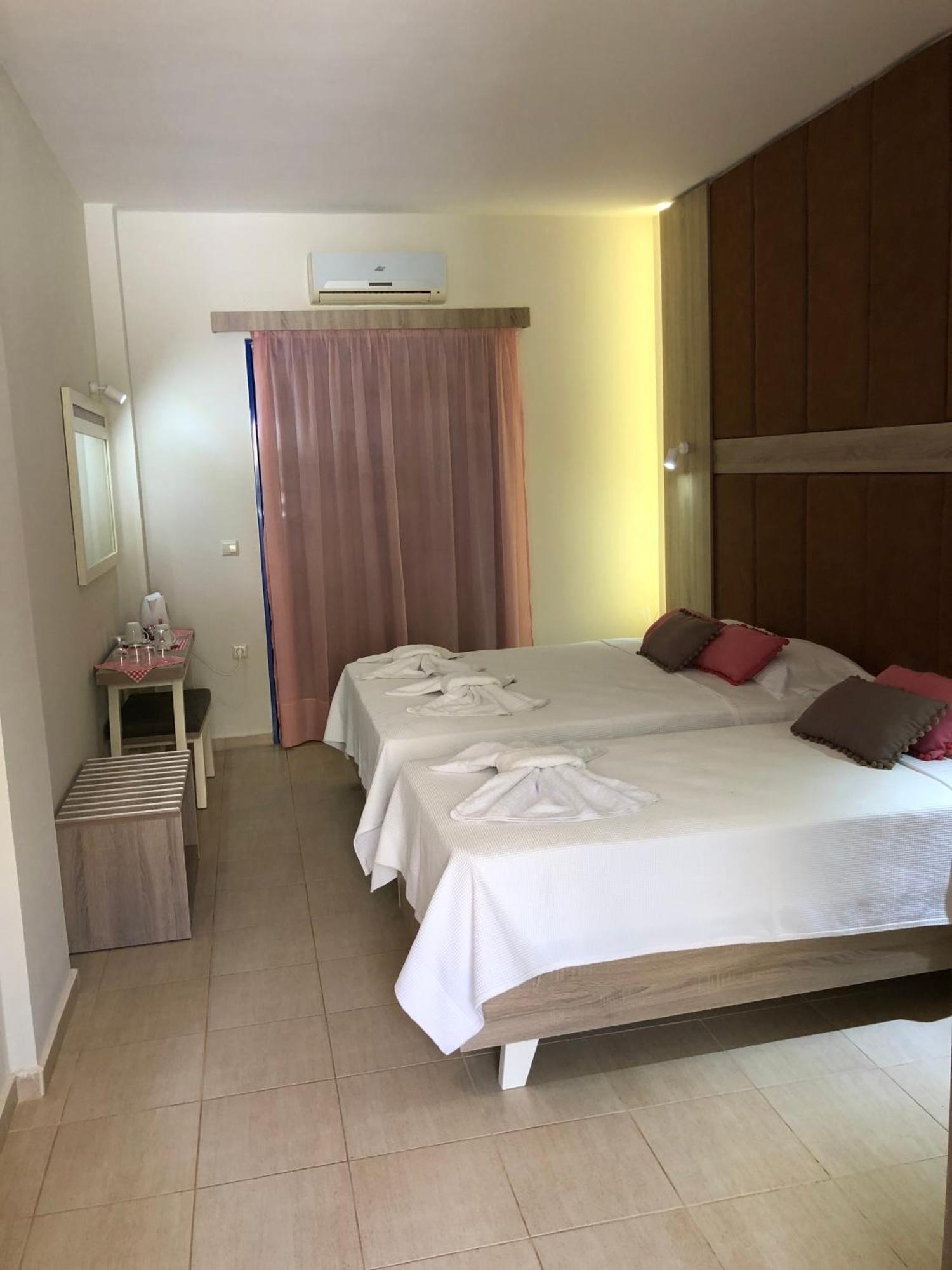 Taverna Akrogiali Loutro Zimmer foto